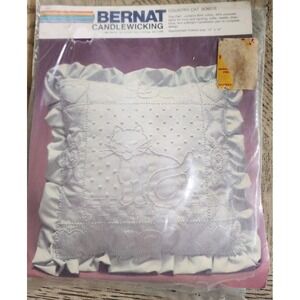 Candlewicking Embroidery Kit Pillow Cover Country Cat Kitten NEW Vintage Green